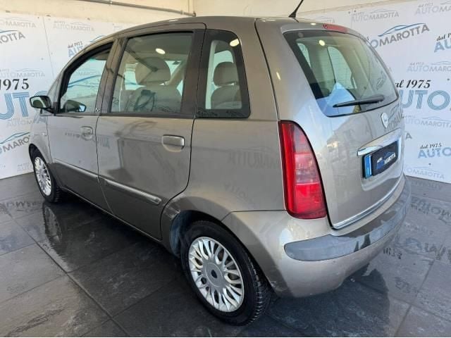 Usata Lancia Musa 70 CV (51 kW) 2006 Oro Monovolume