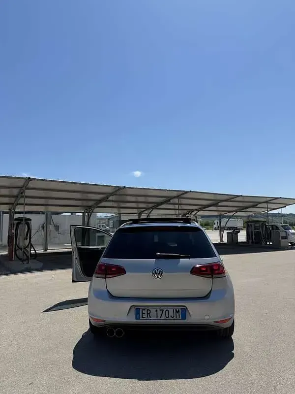 Usata VW Golf VII Highline 150 CV (110 kW) 2013 Berlina