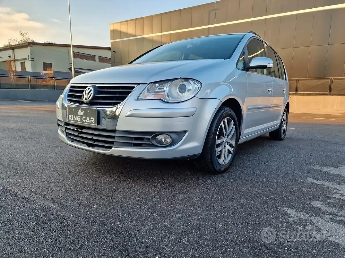 Usata VW Touran Highline 109 CV (80 kW) 2009 Grigio Monovolume