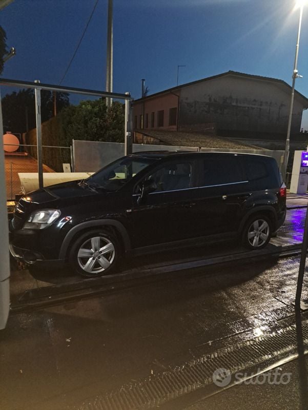 Usata Chevrolet Orlando 163 CV (119 kW) 2011 Nero Monovolume