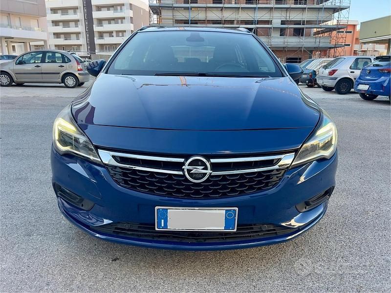Usata Opel Astra Dynamic 110 CV (80 kW) 2019 Blu Station wagon