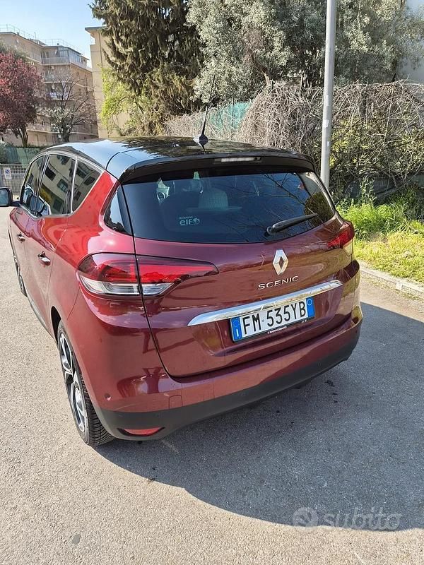 Usata Renault Scénic IV Bose Edition 110 CV (80 kW) 2018 Rosso Monovolume