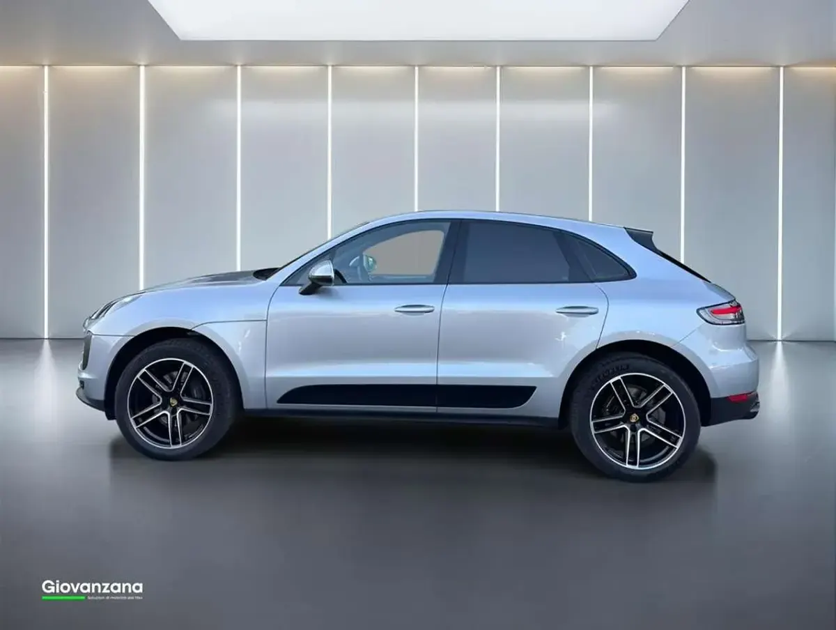Käytetty Porsche Macan 245 HP (180 kW) 2019 Hopea Katumaasturi