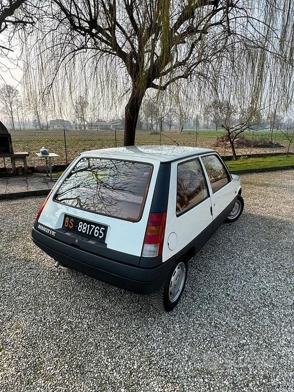 Usata Renault Super 5 94 CV (69 kW) 1984 Bianco Utilitaria
