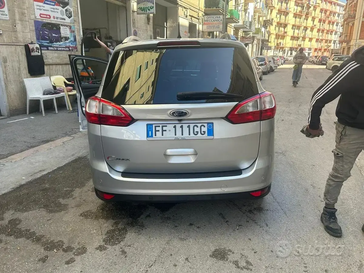 Usata Ford C-MAX 120 CV (88 kW) 2016 Grigio Monovolume