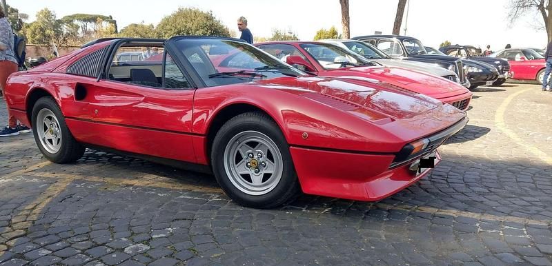 Usata Ferrari 208 155 CV (114 kW) 1981 Rosso Coupé