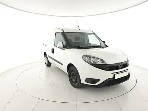 Usata Fiat Doblò 95 CV (69 kW) 2022 Monovolume