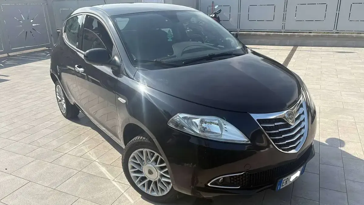 Usata Lancia Ypsilon Silver 80 CV (58 kW) 2013 Utilitaria