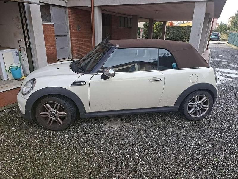 Usata Mini Cooper D Cabriolet 111 CV (81 kW) 2011 Cabrio
