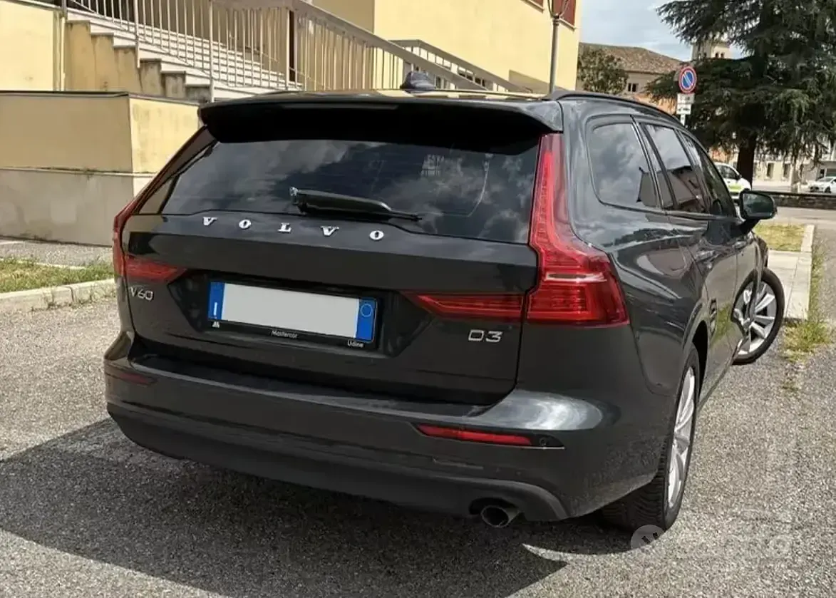 Usata Volvo V60 Business Edition 150 CV (110 kW) 2020 Grigio Station wagon
