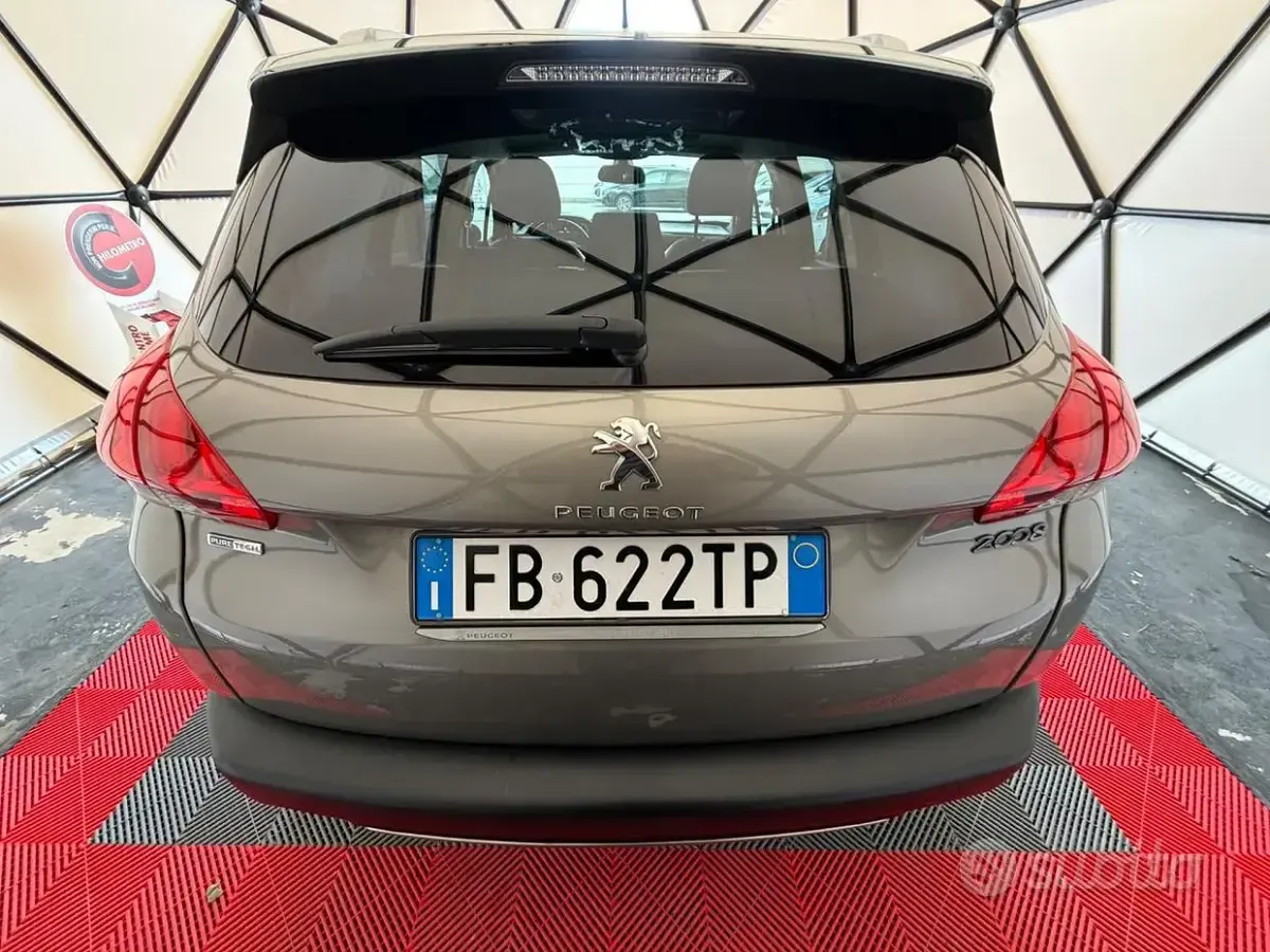 Usata Peugeot 2008 Allure 110 CV (80 kW) 2016 Marrone SUV