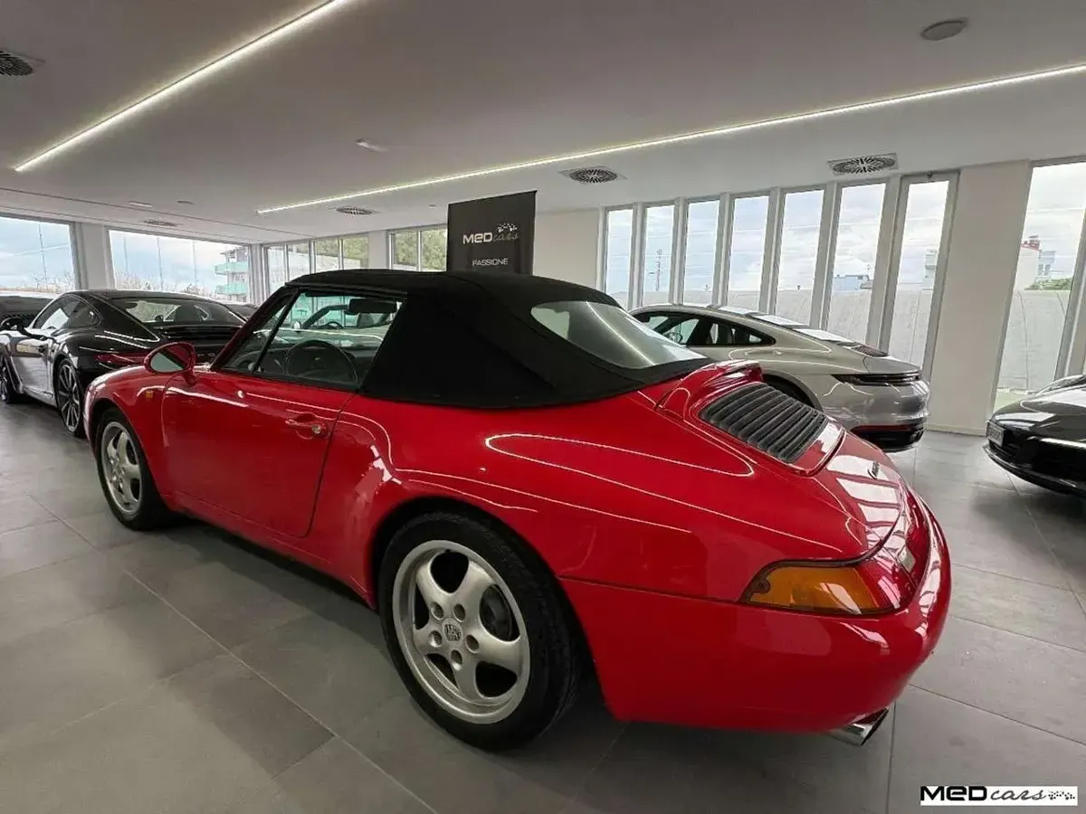 Usata Porsche 911 Carrera Cabriolet 272 CV (200 kW) 1995 Rosso Cabrio
