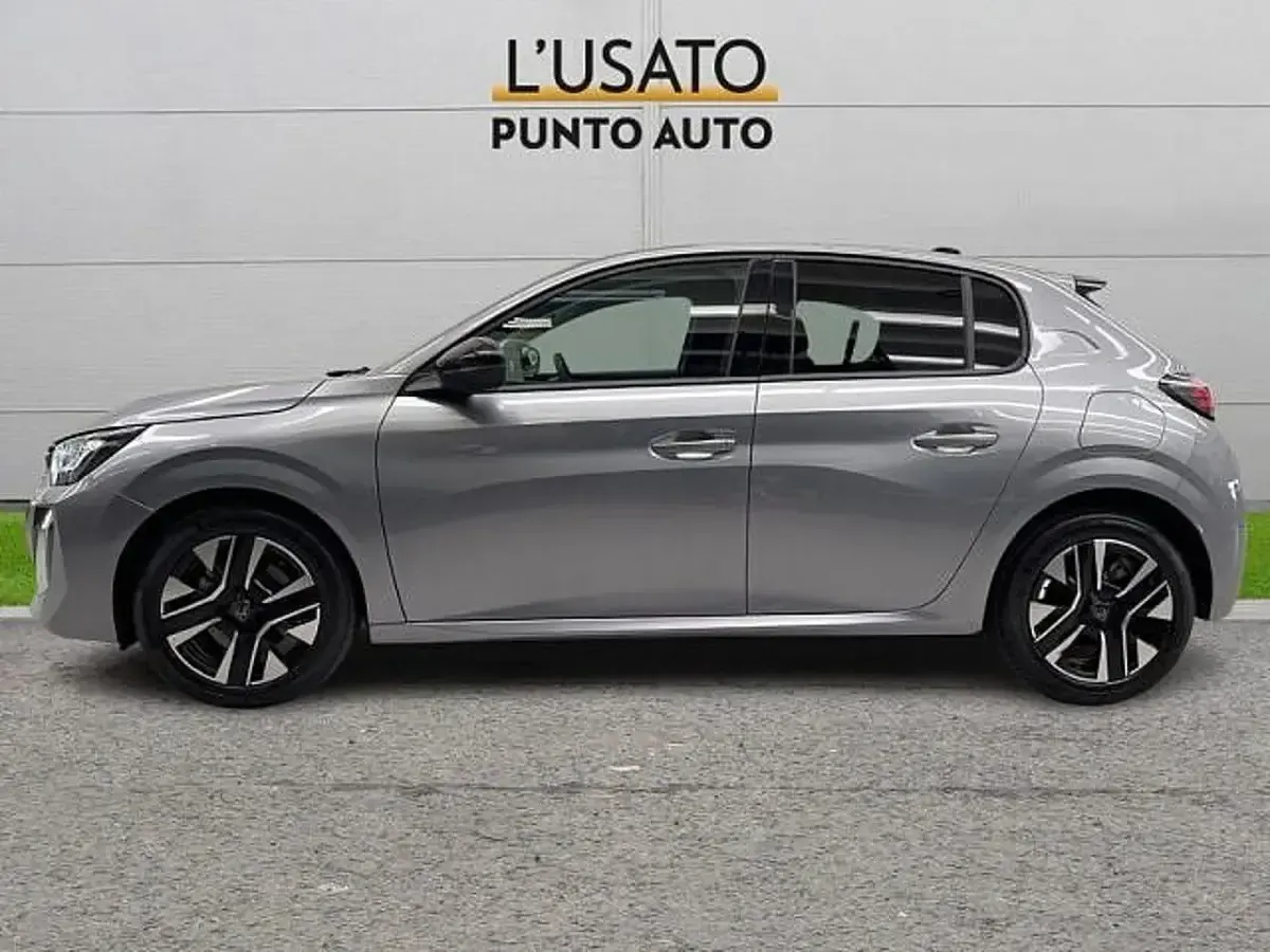 Usata Peugeot 208 Allure 101 CV (74 kW) 2025 Grigio Utilitaria