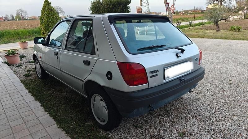 Usata Ford Fiesta 1995 Grigio Utilitaria