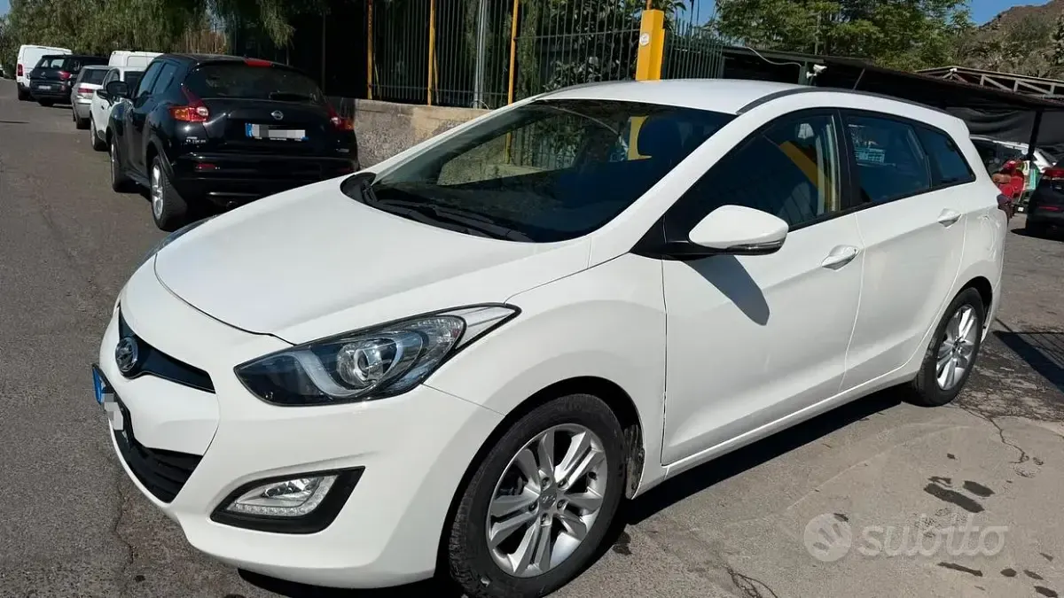 Usata Hyundai i30 Comfort 110 CV (80 kW) 2014 Bianco Station wagon