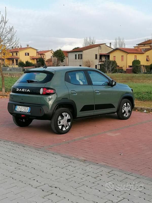 Usata Dacia Spring 33 kW (45 CV) 2024 Verde Utilitaria