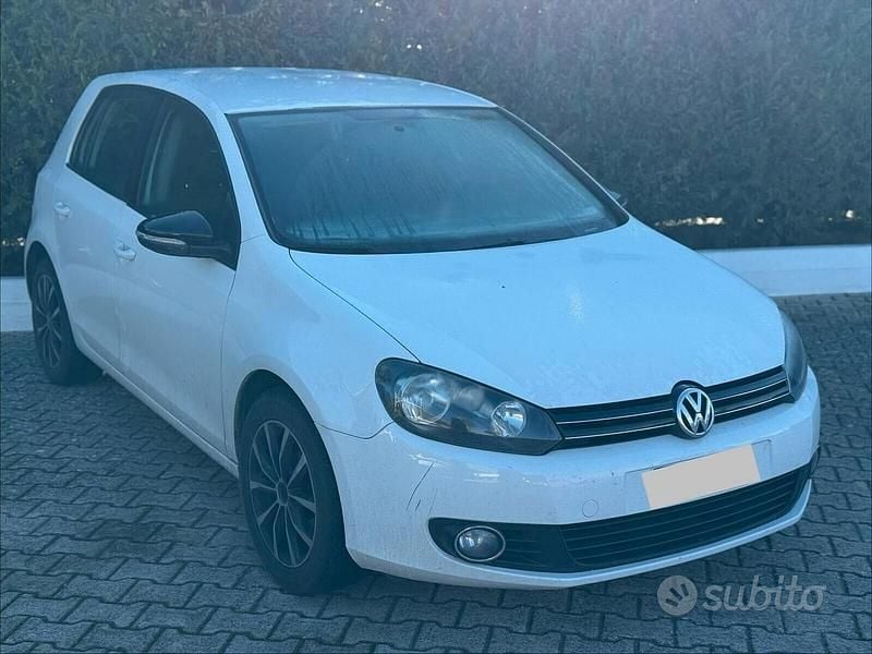 Bianco Usata 2012 VW Golf VII Highline Tre volumi | 2000 € (Super prezzo) - Immagine 1/4