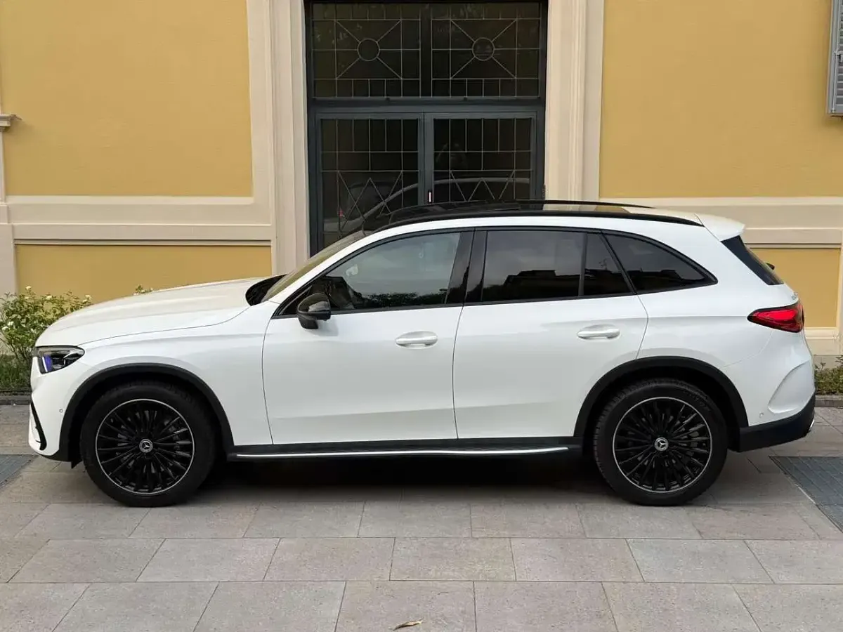 Usata Mercedes GLC220 AMG Line Premium Plus 197 CV (144 kW) 2023 Bianco SUV