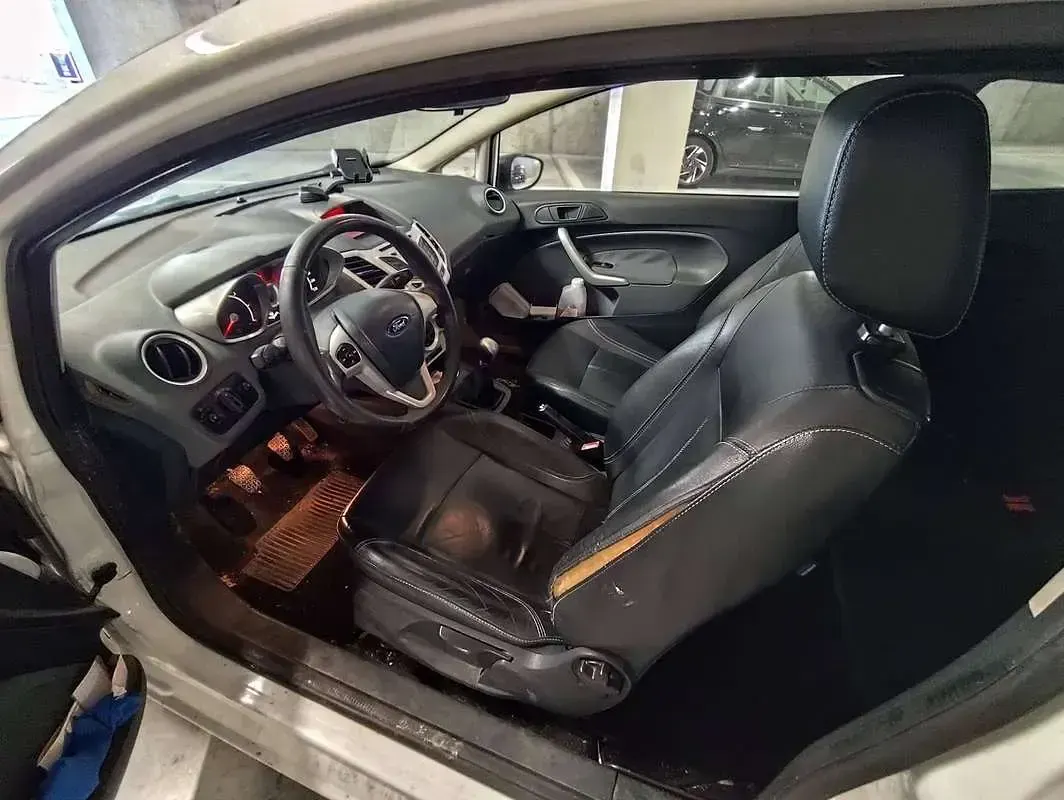 Usata Ford Fiesta Sport 82 CV (60 kW) 2010 Bianco Coupé