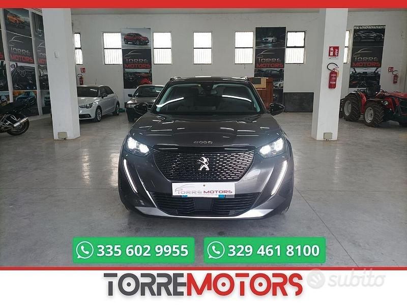 Usata Peugeot 2008 Allure 131 CV (96 kW) 2022 Grigio SUV