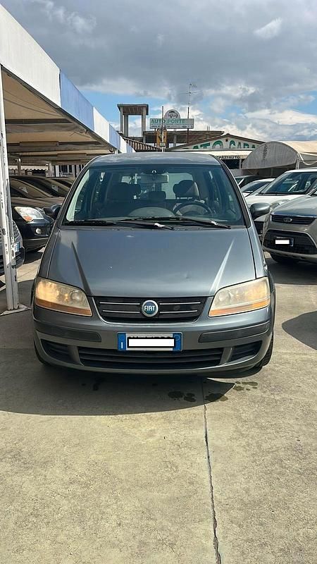 Usata Fiat Idea 69 CV (50 kW) 2005 Grigio Monovolume