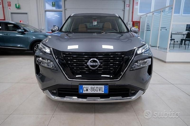 Gebraucht Nissan X-Trail Tekna 213 PS (156 kW) 2024 Grau SUV
