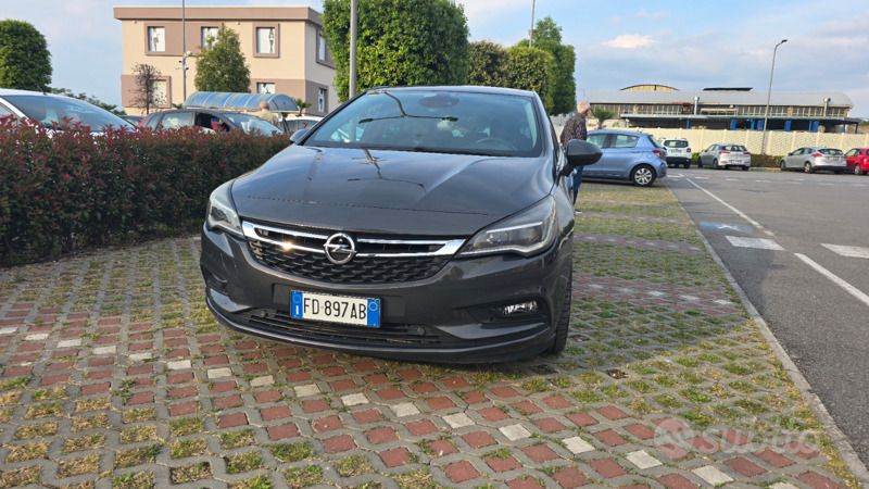 Usata Opel Astra Innovation 136 CV (100 kW) 2016 Grigio Berlina