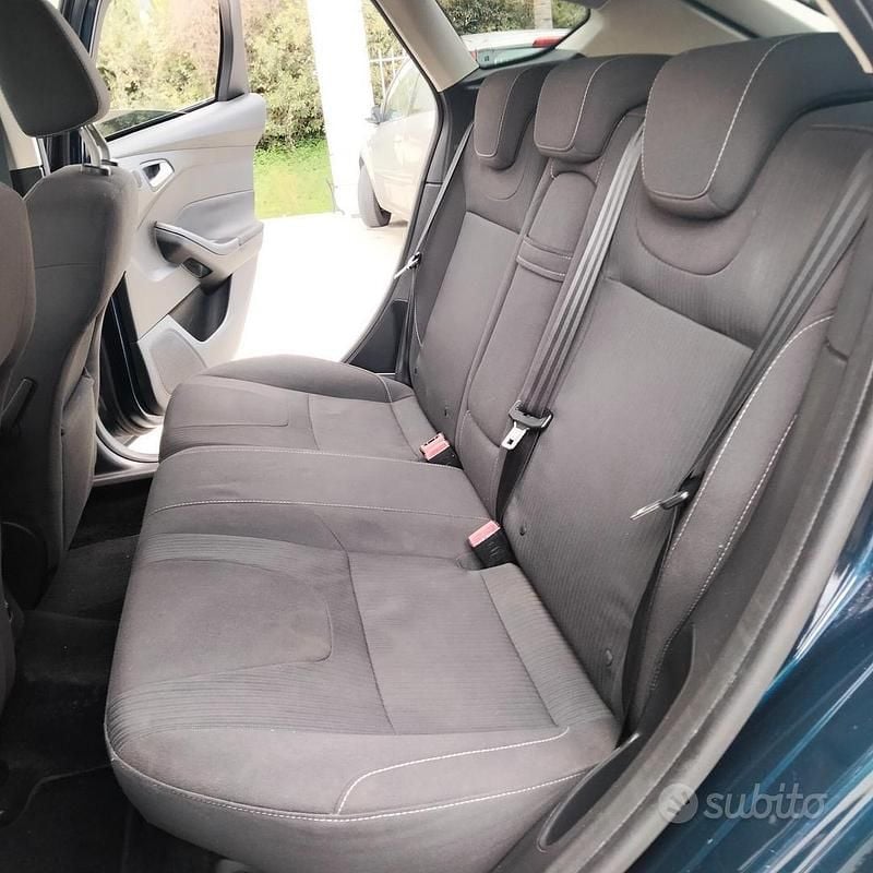 Usata Ford Focus Titanium 115 CV (84 kW) 2012 Blu Berlina