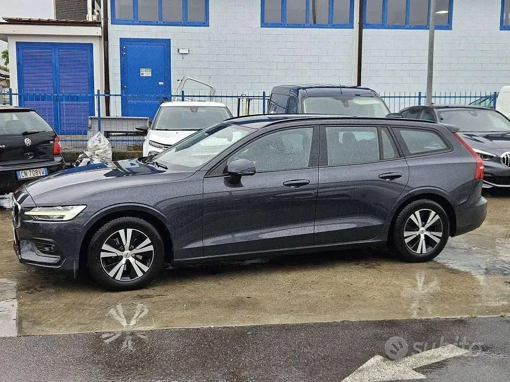 Usata Volvo V60 Business Edition 150 CV (110 kW) 2019 Grigio Station wagon