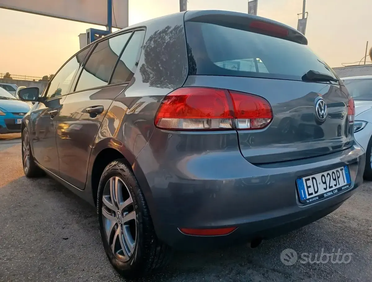 Usata VW Golf VI Comfortline 105 CV (77 kW) 2010 Grigio Berlina