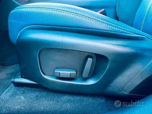 Usata Land Rover Range Rover Velar R-Dynamic 241 CV (177 kW) 2017 Nero SUV