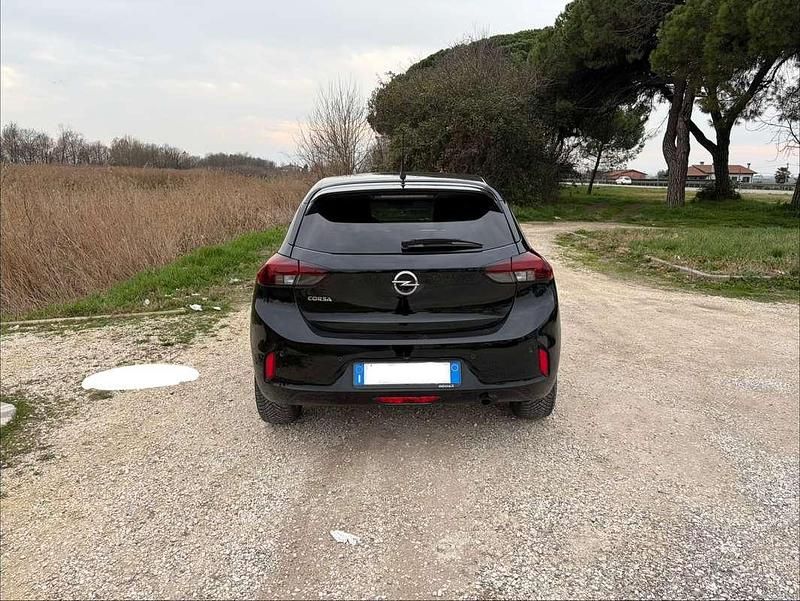 Usata Opel Corsa Elegance 101 CV (74 kW) 2022 Nero Utilitaria