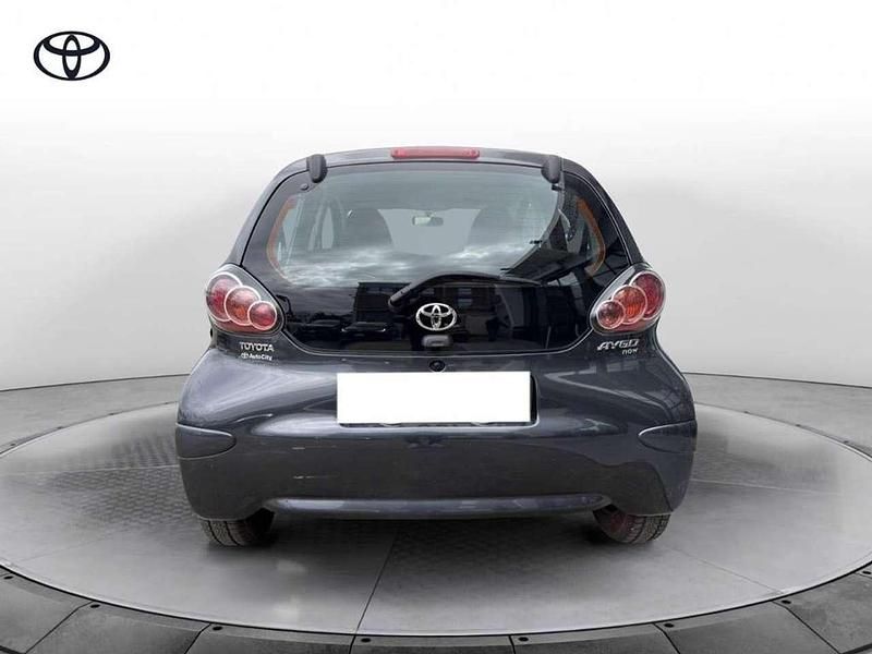 Usata Toyota Aygo Edition 68 CV (50 kW) 2011 Grigio Utilitaria