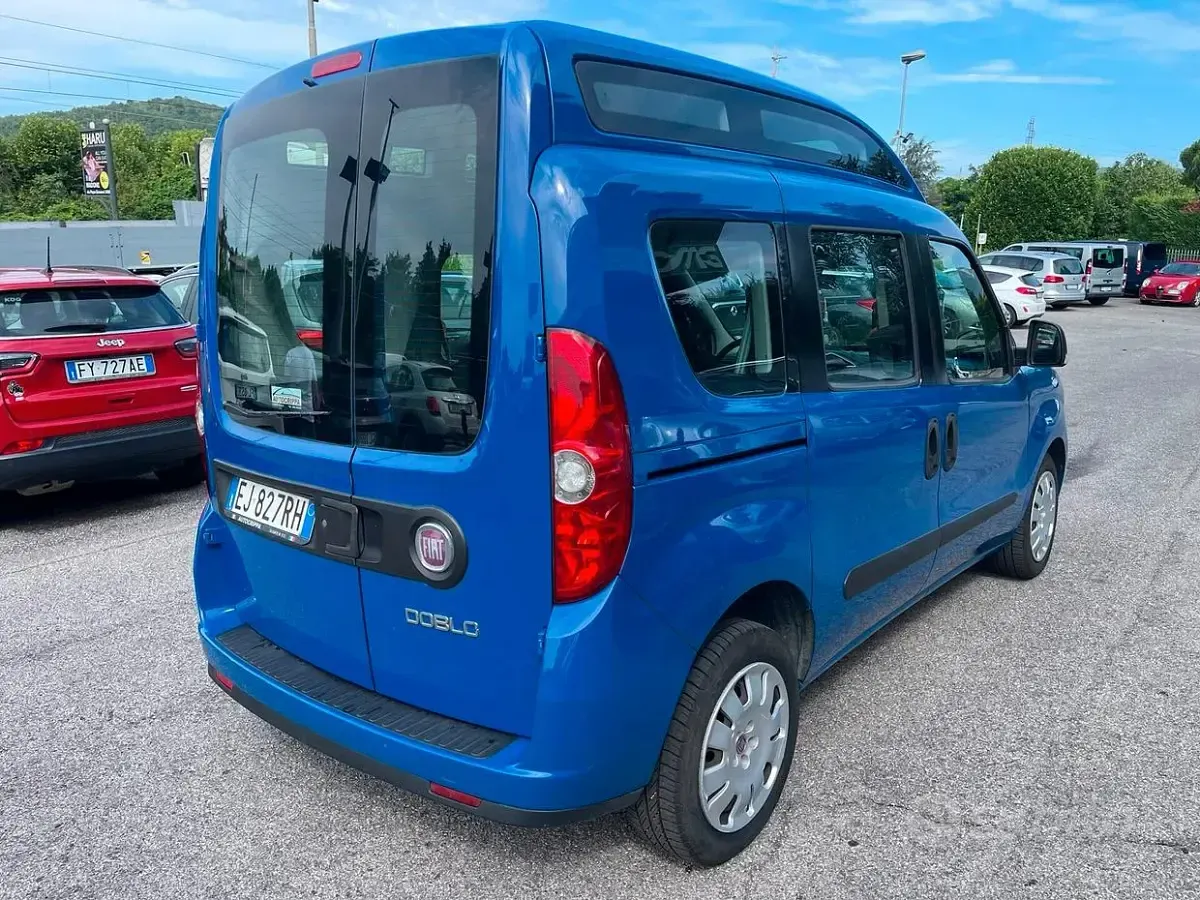 Usata Fiat Doblò Active 95 CV (69 kW) 2011 Blu/azzurro Monovolume
