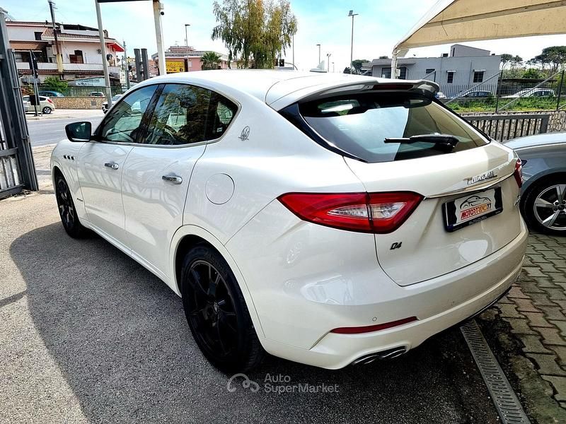 Usata Maserati Levante 250 CV (183 kW) 2018 Bianco SUV