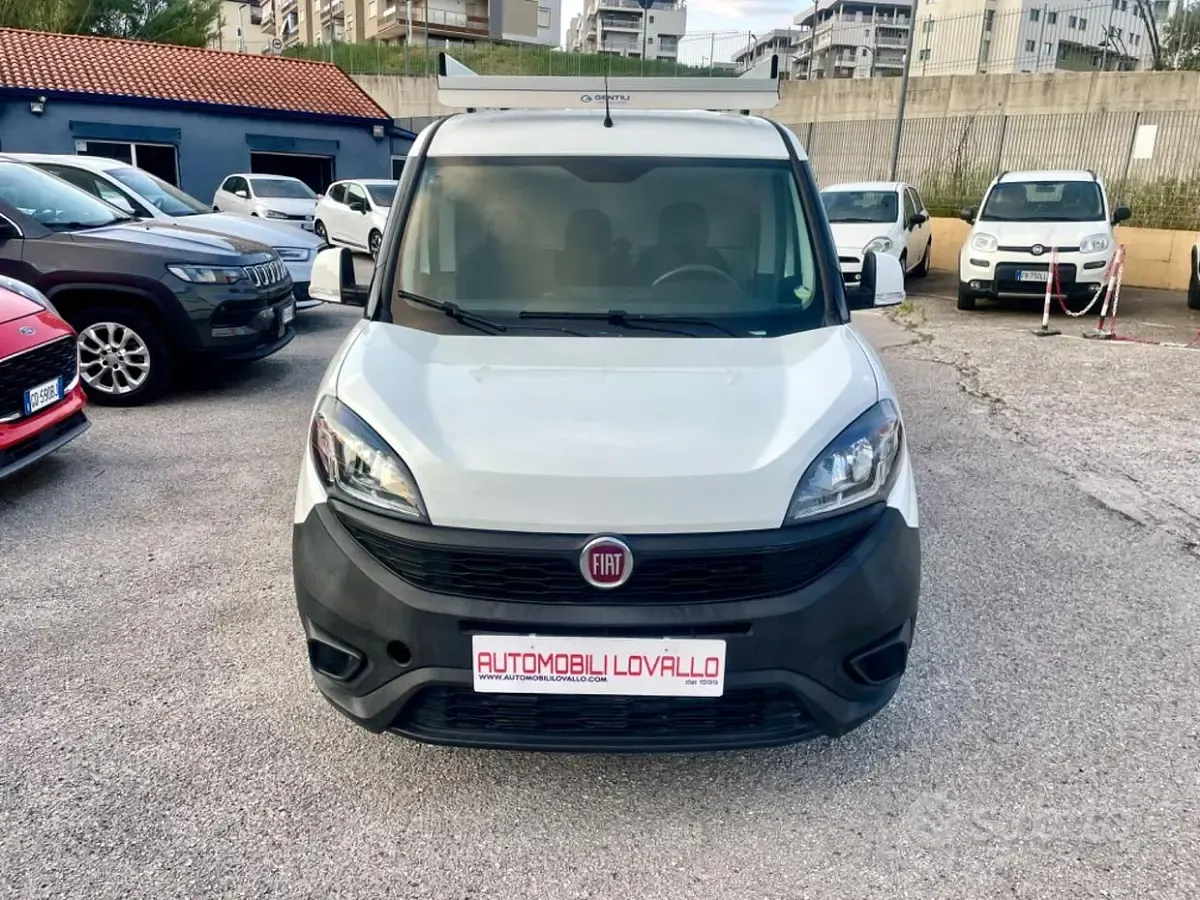 Usata Fiat Doblò 105 CV (77 kW) 2019 Bianco Monovolume