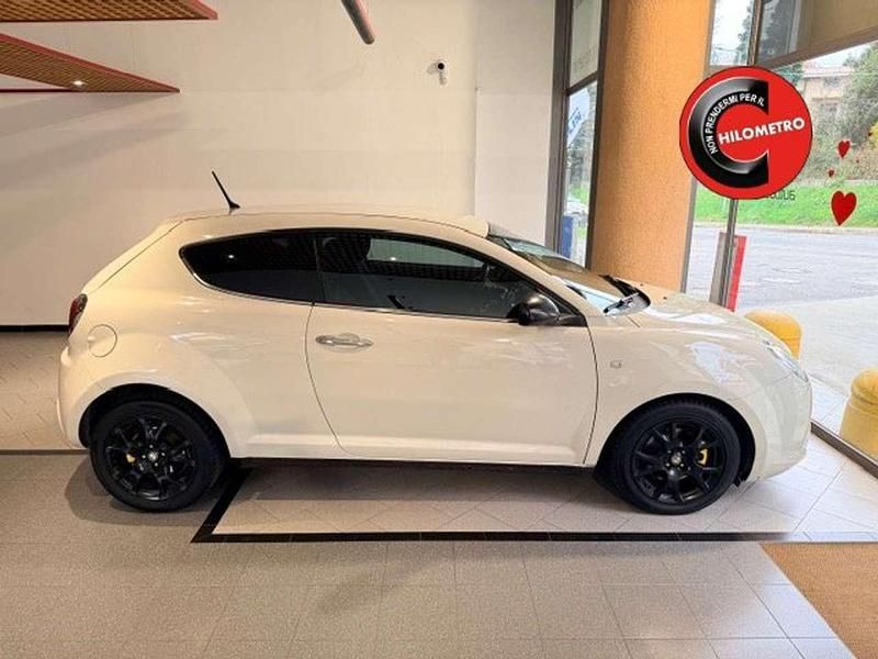 Bianco Usata 2012 Alfa Romeo MiTo Distinctive Due volumi | 7997 € (Cara) - Immagine 1/4