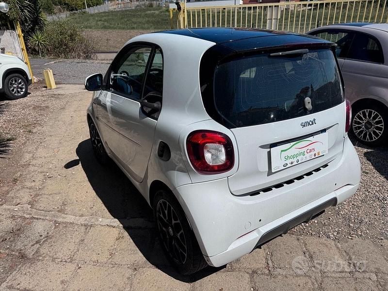 Usata Smart ForTwo Coupé 90 CV (66 kW) 2019 Bianco Utilitaria