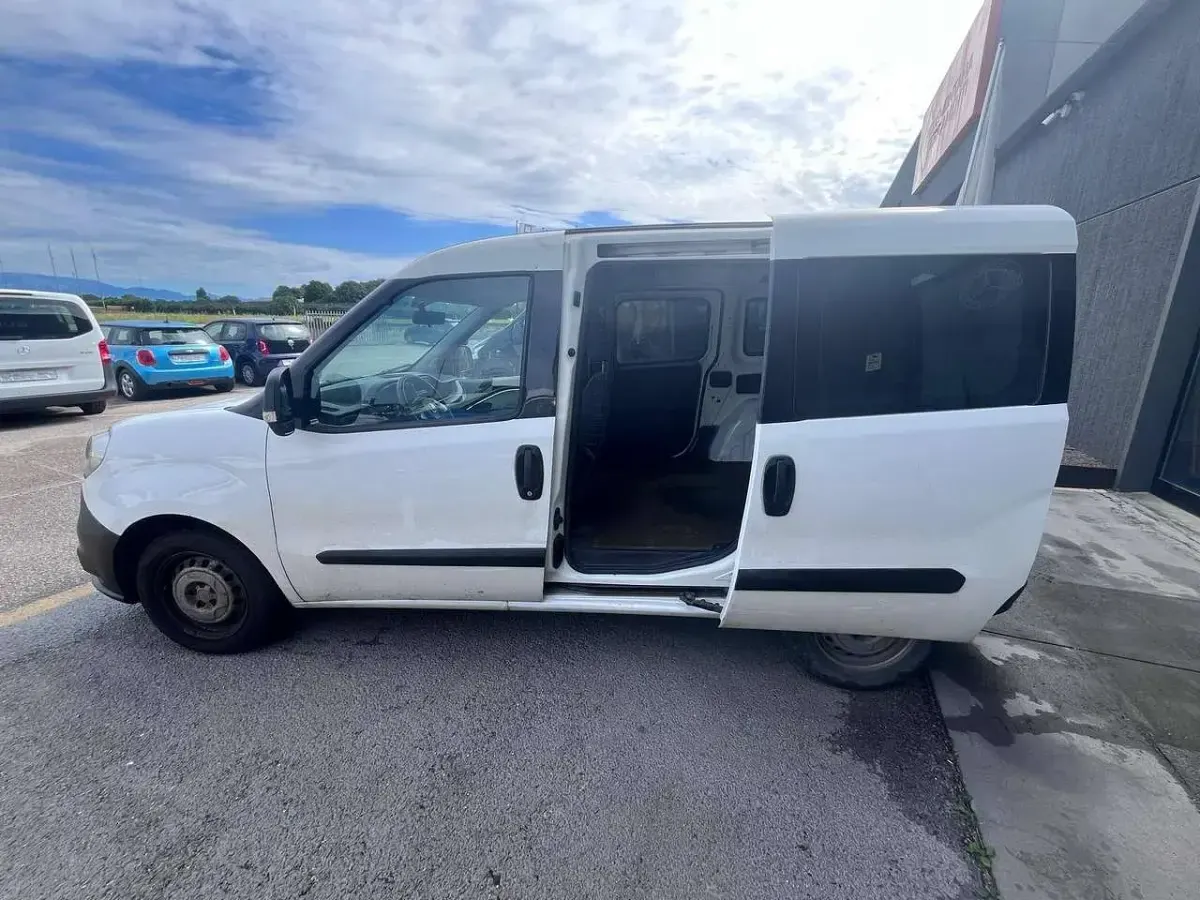 Usata Fiat Doblò 90 CV (66 kW) 2016 Bianco Monovolume