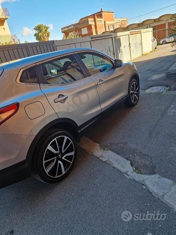 Usata Nissan Qashqai 115 CV (84 kW) 2016 Grigio SUV