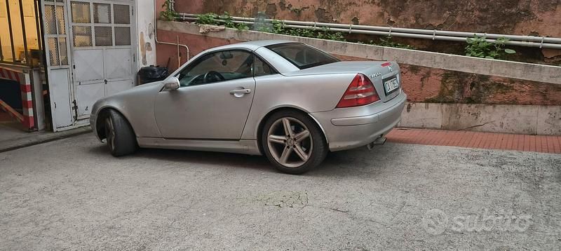 Usata Mercedes SLK200 163 CV (119 kW) 2002 Grigio Cabrio