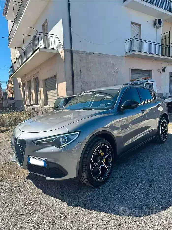 Usata Alfa Romeo Stelvio 190 CV (139 kW) 2021 Grigio SUV