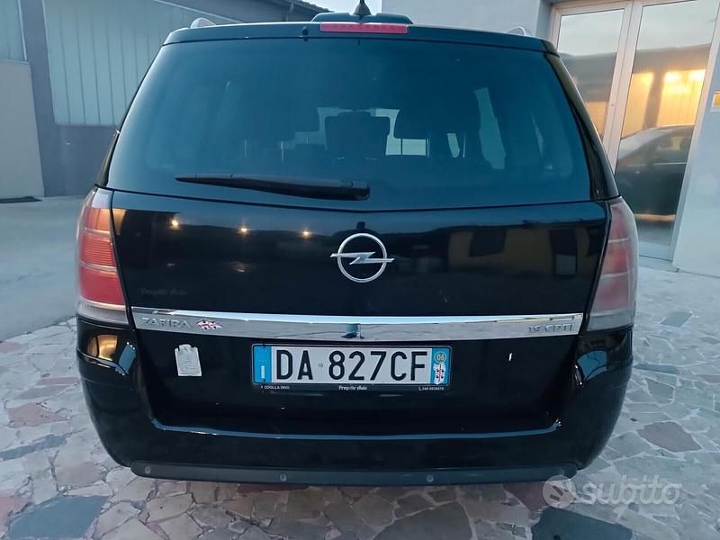 Usata Opel Zafira 119 CV (87 kW) 2006 Nero Monovolume