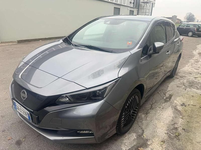 Usata Nissan Leaf N-Connecta 89 kW (122 CV) 2023 Grigio Utilitaria