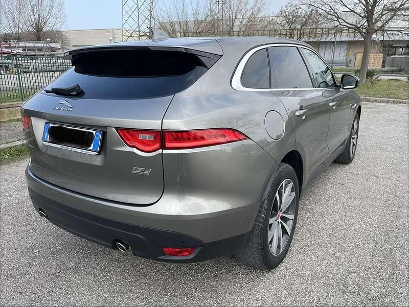 Usata Jaguar F-Pace Portfolio 241 CV (177 kW) 2018 Grigio SUV