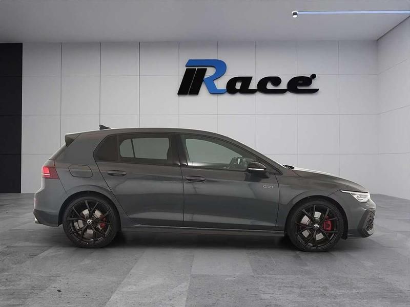 Usata VW Golf VIII GTI 265 CV (194 kW) 2025 Grigio Berlina