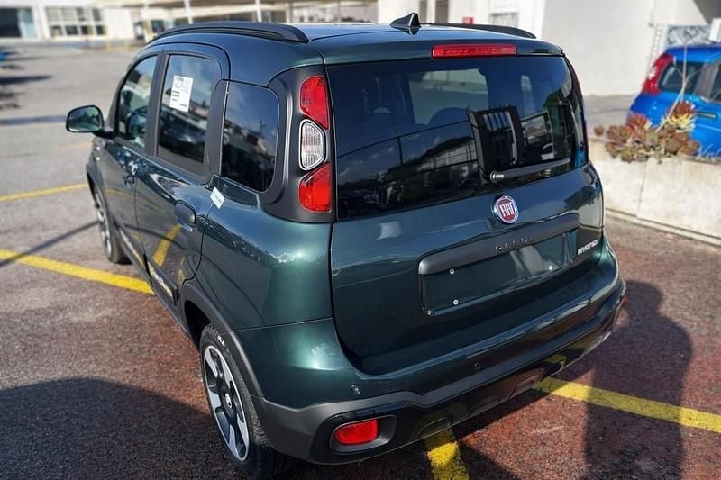 Usata Fiat Panda Cross Cross 70 CV (51 kW) 2025 Verde Utilitaria