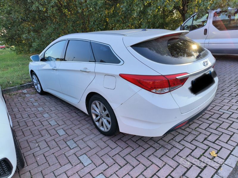 Usata 2012 Hyundai i40 Station wagon | 6000 € (Buon prezzo) - Immagine 1/4