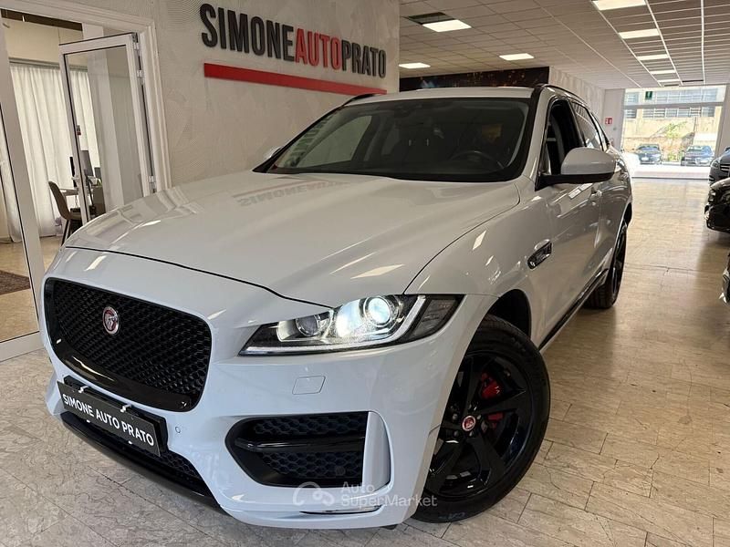 Bianco Usata 2017 Jaguar F-Pace Portfolio SUV | 18.990 € (Buon prezzo) - Immagine 1/4