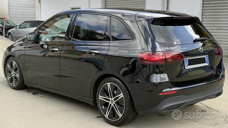 Usata Mercedes B180 Progressive 116 CV (85 kW) 2023 Nero Monovolume